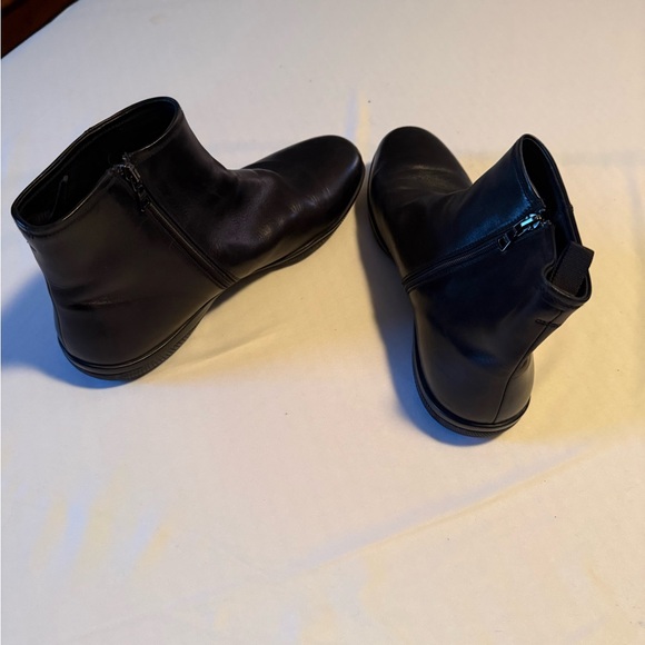 PRADA Black Leather Men\'s Chelsea Boots